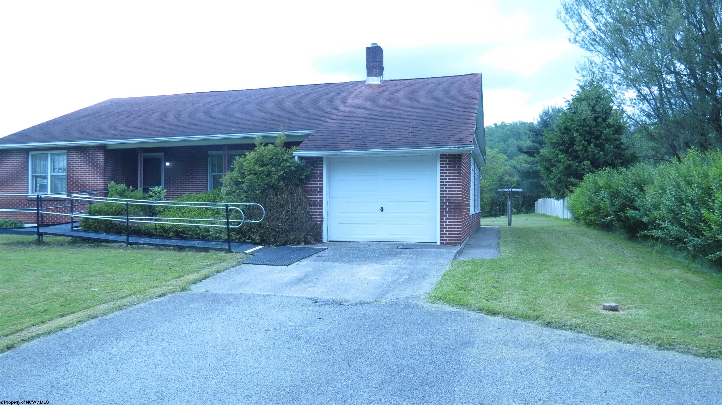 1782 Parsons Road Montrose, WV 26283 - Photo 4 of 23 Gallery Image 4