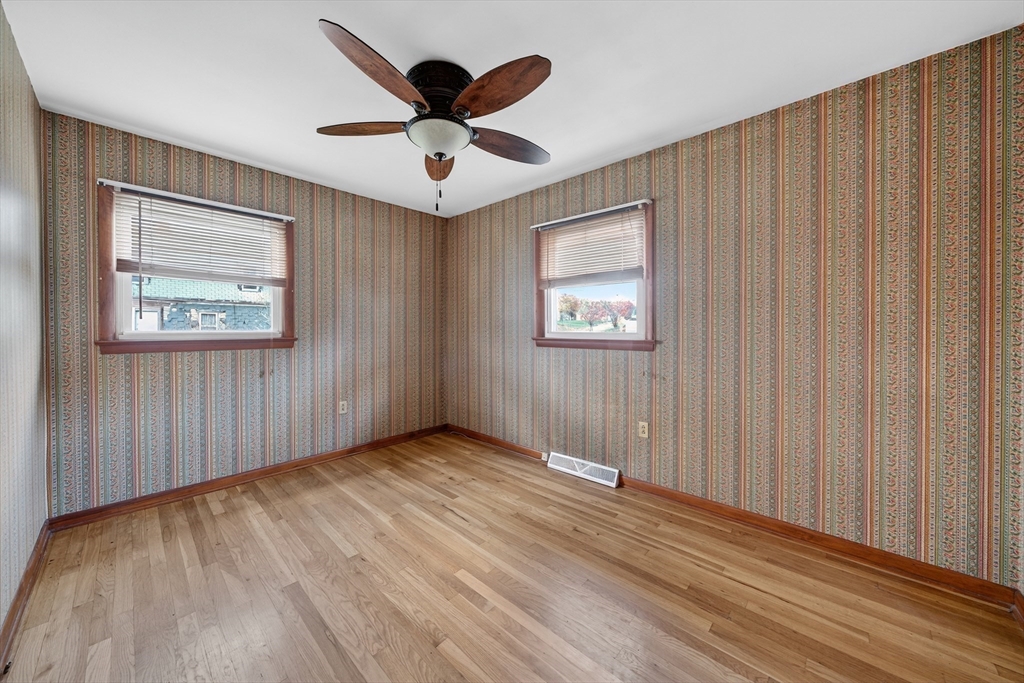 100 Sycamore Street Fairhaven, MA 02719 - Photo 21 of 36