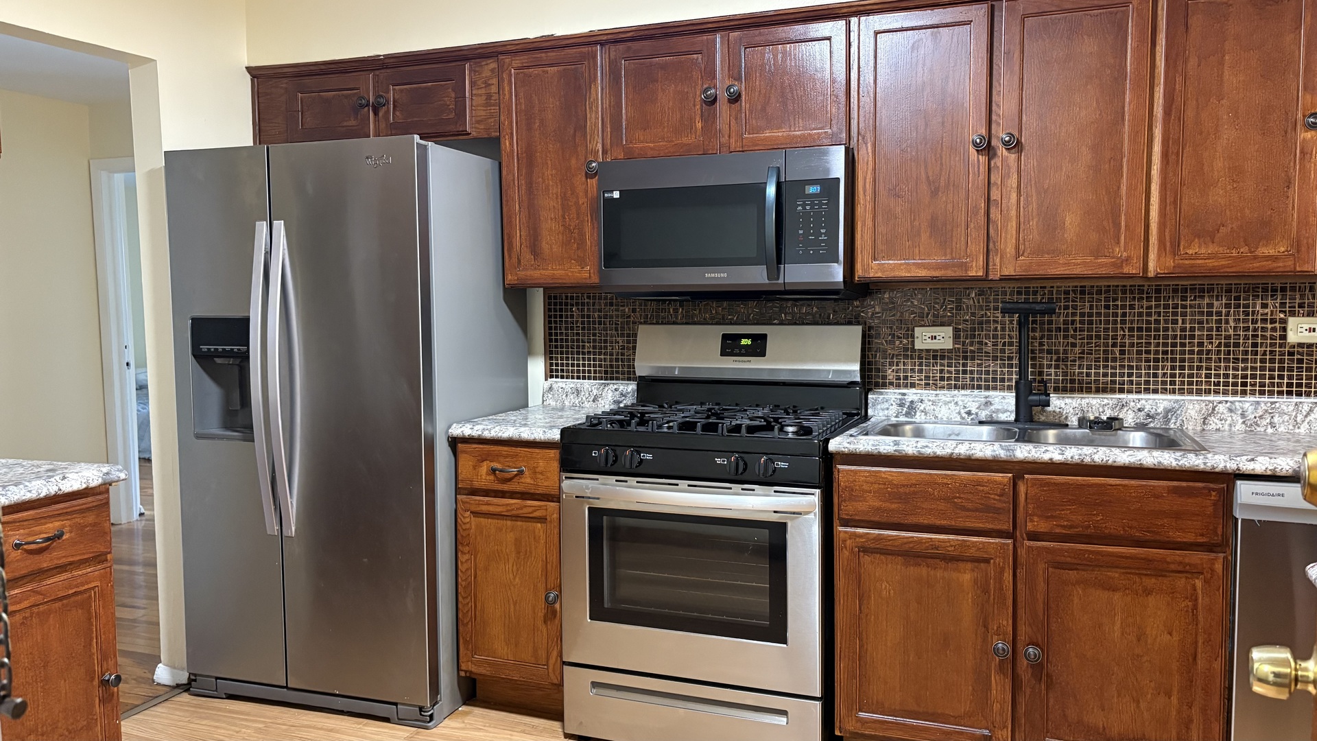 8804 Golf Road, Unit 1G Des Plaines, IL 60016 - Photo 3 of 18 Gallery Image 3