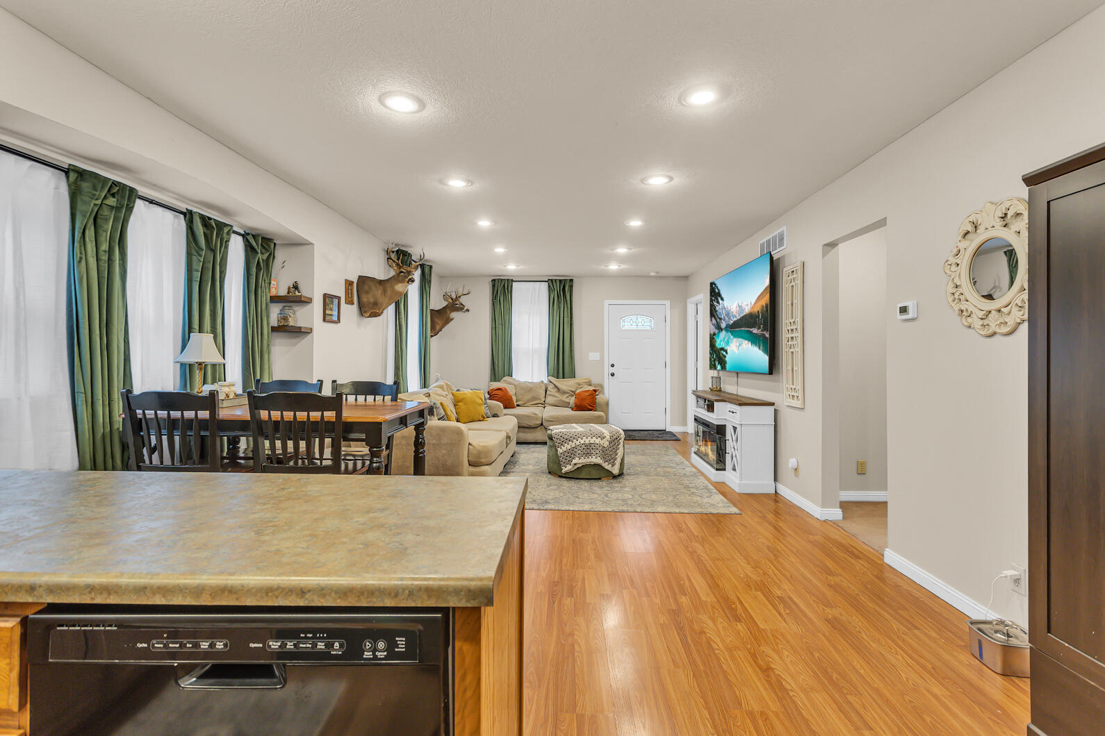 110 North Thompson Street Jackson, MI 49202 - Photo 16 of 38 0N0A6062