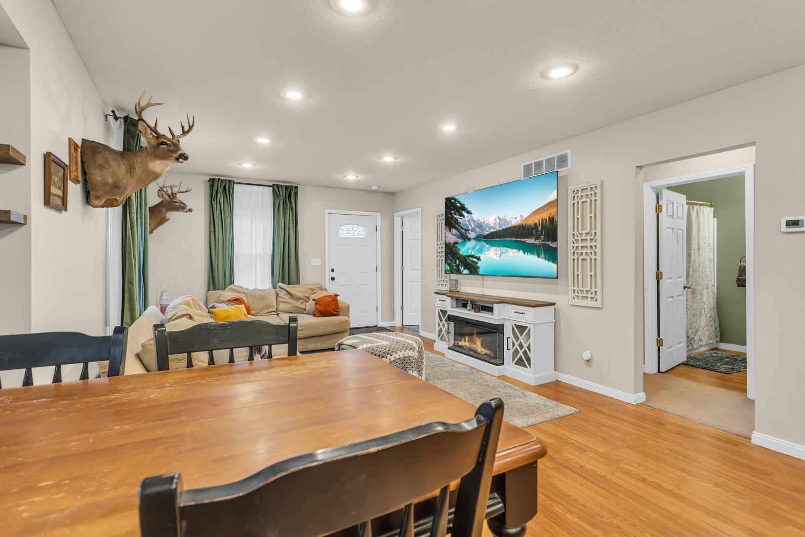 110 North Thompson Street Jackson, MI 49202 - Photo 18 of 38 0N0A6068