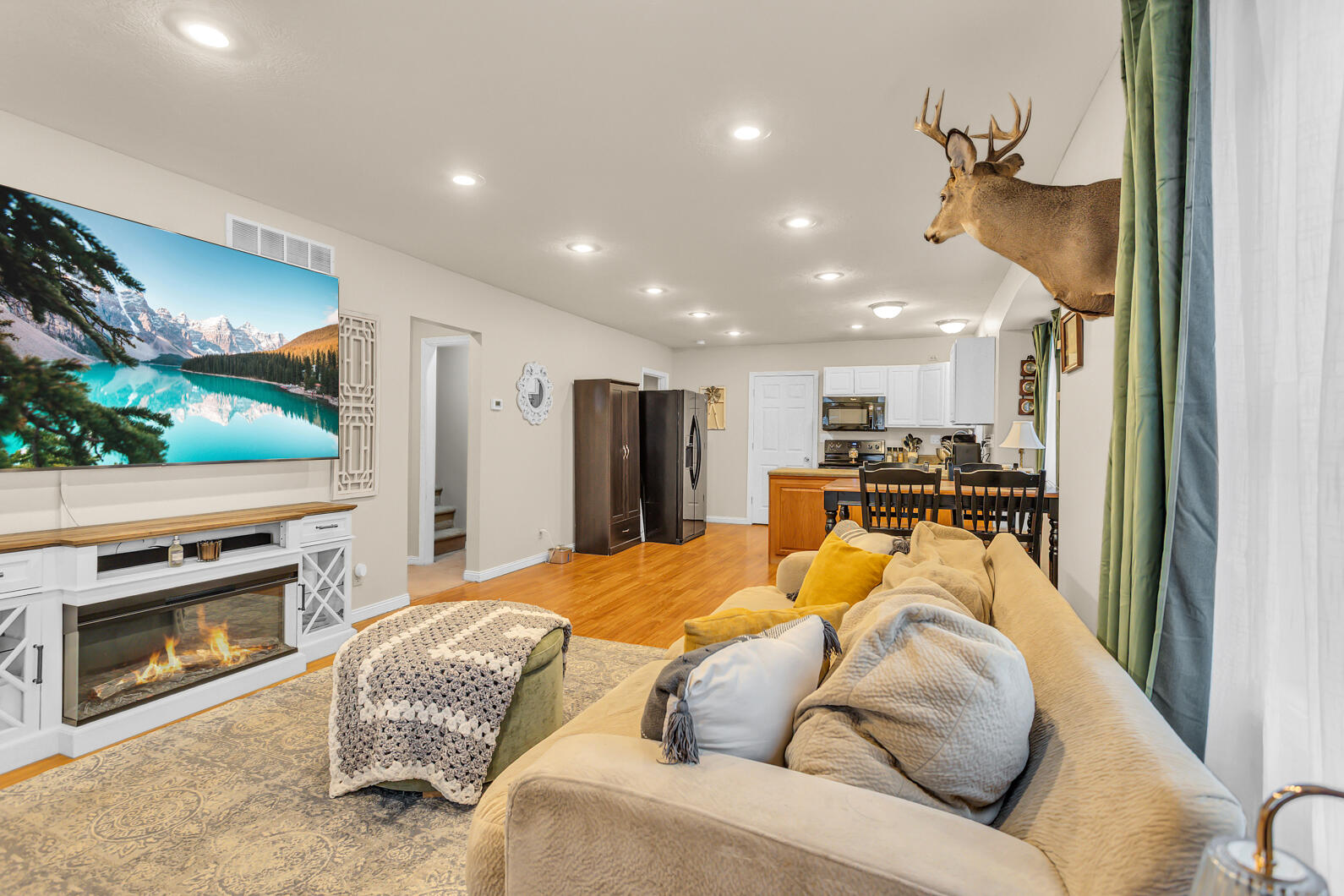 110 North Thompson Street Jackson, MI 49202 - Photo 3 of 38 0N0A6023