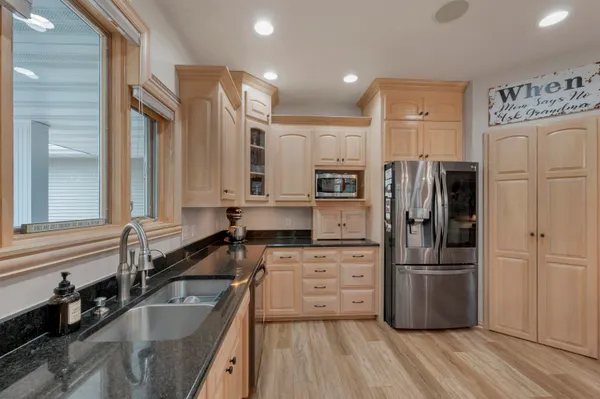 $724,900 | 3877 Sandhill Drive, Pulaski, WI 54162
