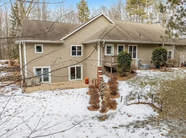 $724,900 | 3877 Sandhill Drive, Pulaski, WI 54162