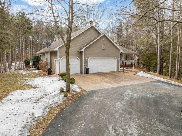 $724,900 | 3877 Sandhill Drive, Pulaski, WI 54162