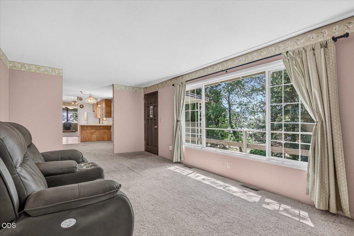 624 Crowson Road Ashland, OR 97520 - Photo 11 of 41