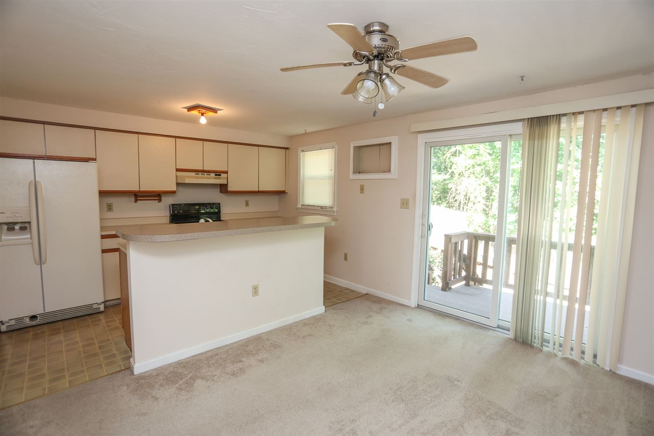 325 Circle Road Manchester, NH 03103 - Photo 7 of 29