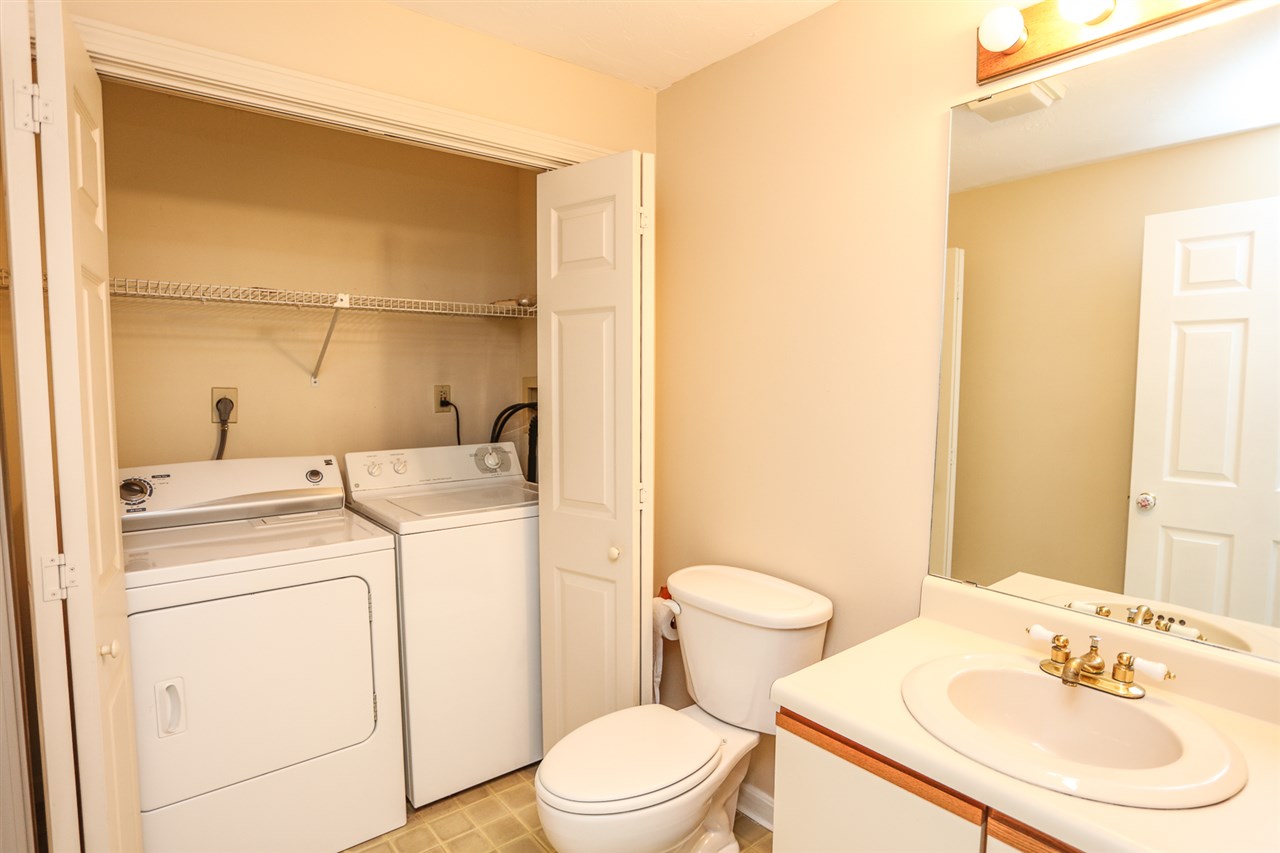 325 Circle Road Manchester, NH 03103 - Photo 8 of 29