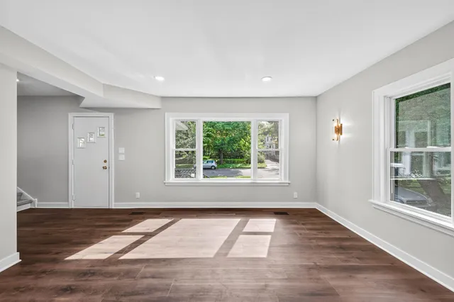 $399,900 | 409 Winslow Avenue, St. Paul, MN 55107