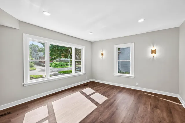 $399,900 | 409 Winslow Avenue, St. Paul, MN 55107