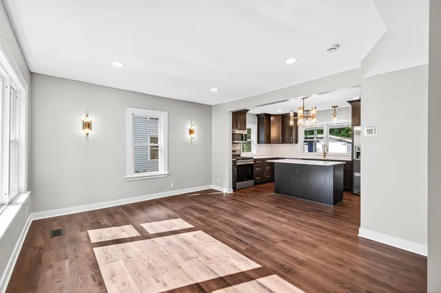 $399,900 | 409 Winslow Avenue, St. Paul, MN 55107