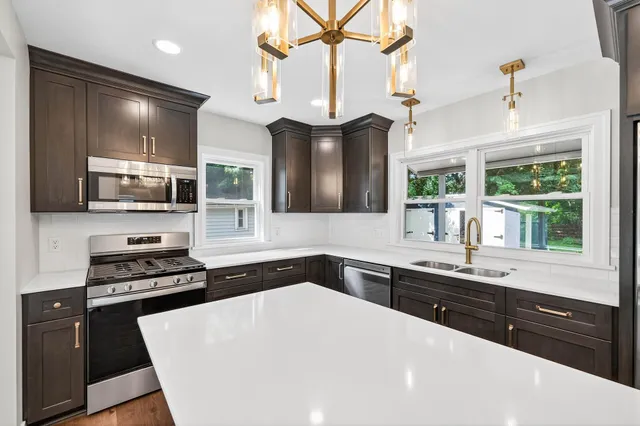 $399,900 | 409 Winslow Avenue, St. Paul, MN 55107