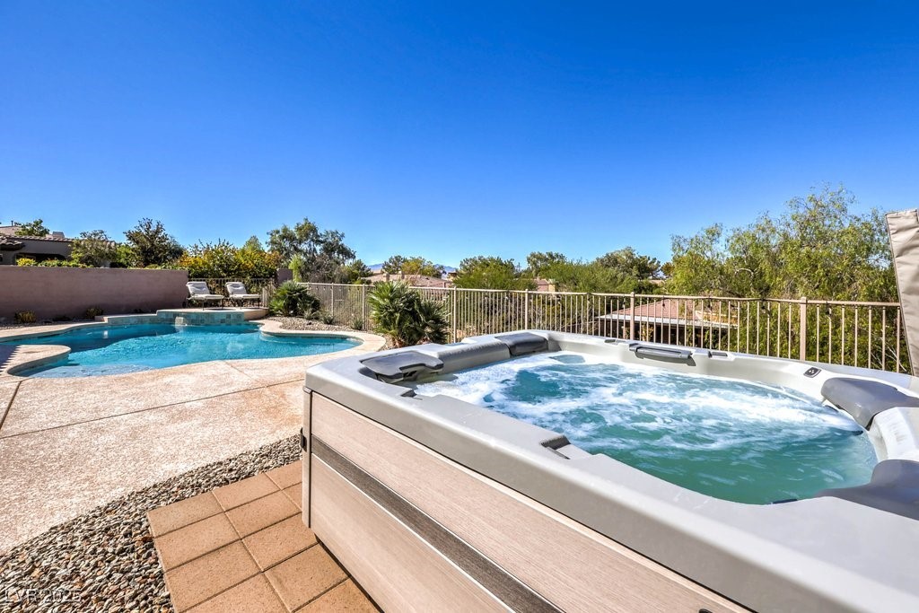 16 Holston Hills Road Henderson, NV 89052 - Photo 37 of 38