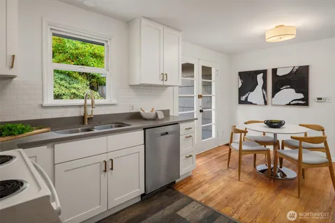 $895,000 | 11346 Bartlett Avenue Northeast, Seattle, WA 98125