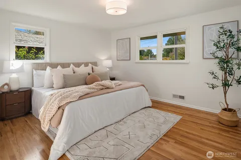 $895,000 | 11346 Bartlett Avenue Northeast, Seattle, WA 98125