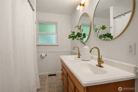 $895,000 | 11346 Bartlett Avenue Northeast, Seattle, WA 98125