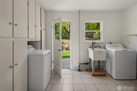 $895,000 | 11346 Bartlett Avenue Northeast, Seattle, WA 98125