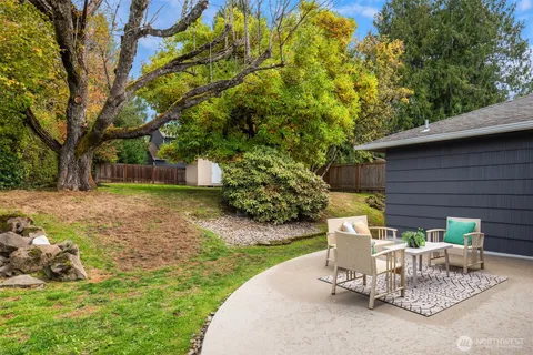 $895,000 | 11346 Bartlett Avenue Northeast, Seattle, WA 98125