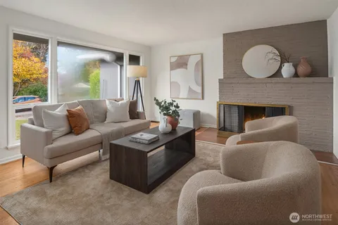 $895,000 | 11346 Bartlett Avenue Northeast, Seattle, WA 98125