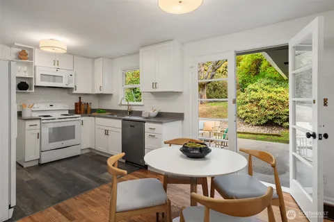 $895,000 | 11346 Bartlett Avenue Northeast, Seattle, WA 98125