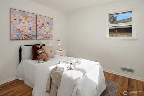 $895,000 | 11346 Bartlett Avenue Northeast, Seattle, WA 98125