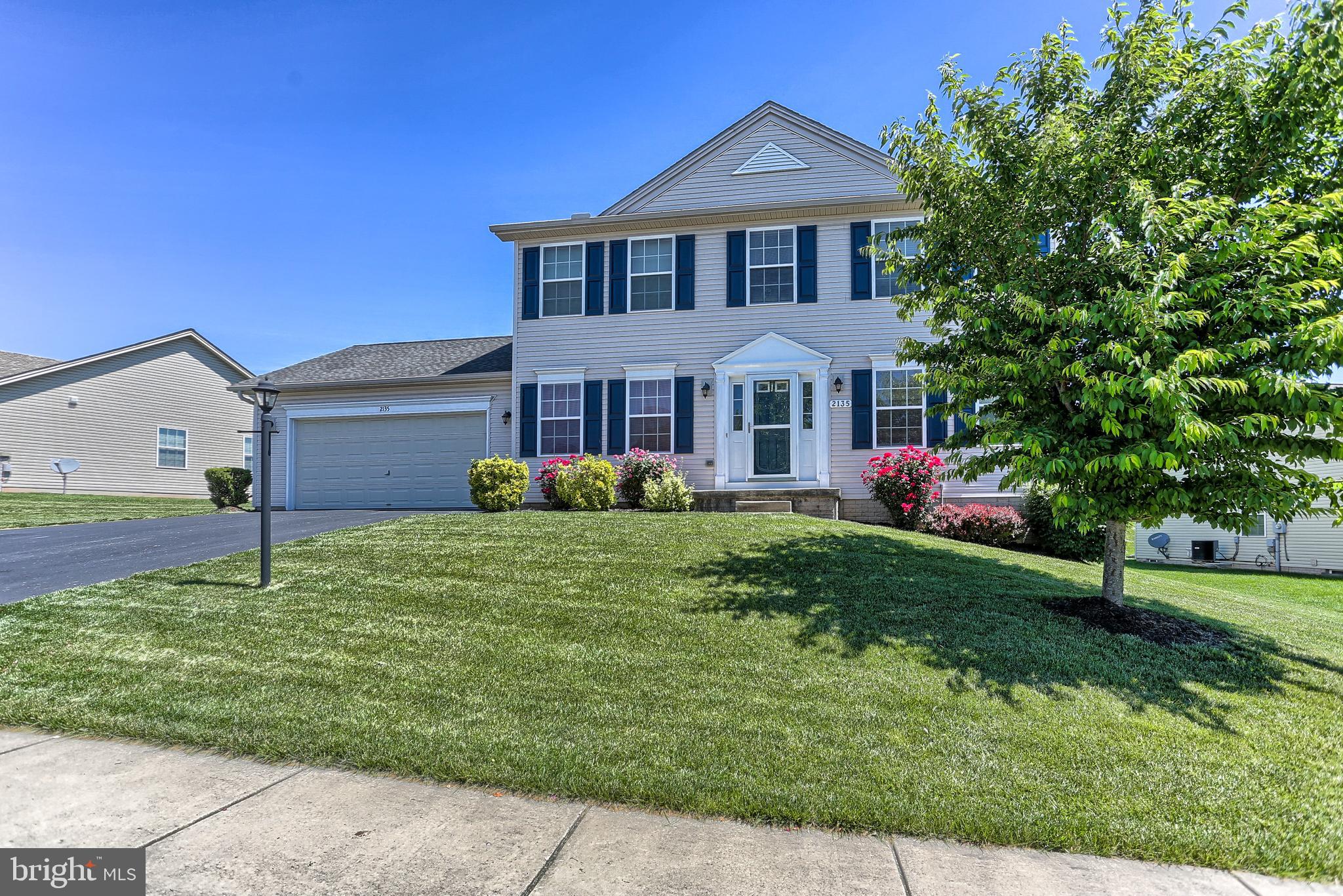 2135 Carriage Run Road York, PA 17408 - Photo 2 of 40 Gallery Image 2