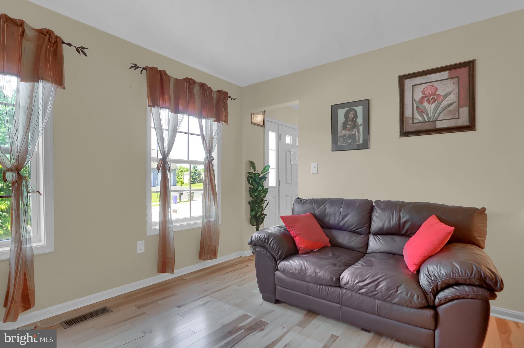 2135 Carriage Run Road York, PA 17408 - Photo 6 of 40 Gallery Image 6