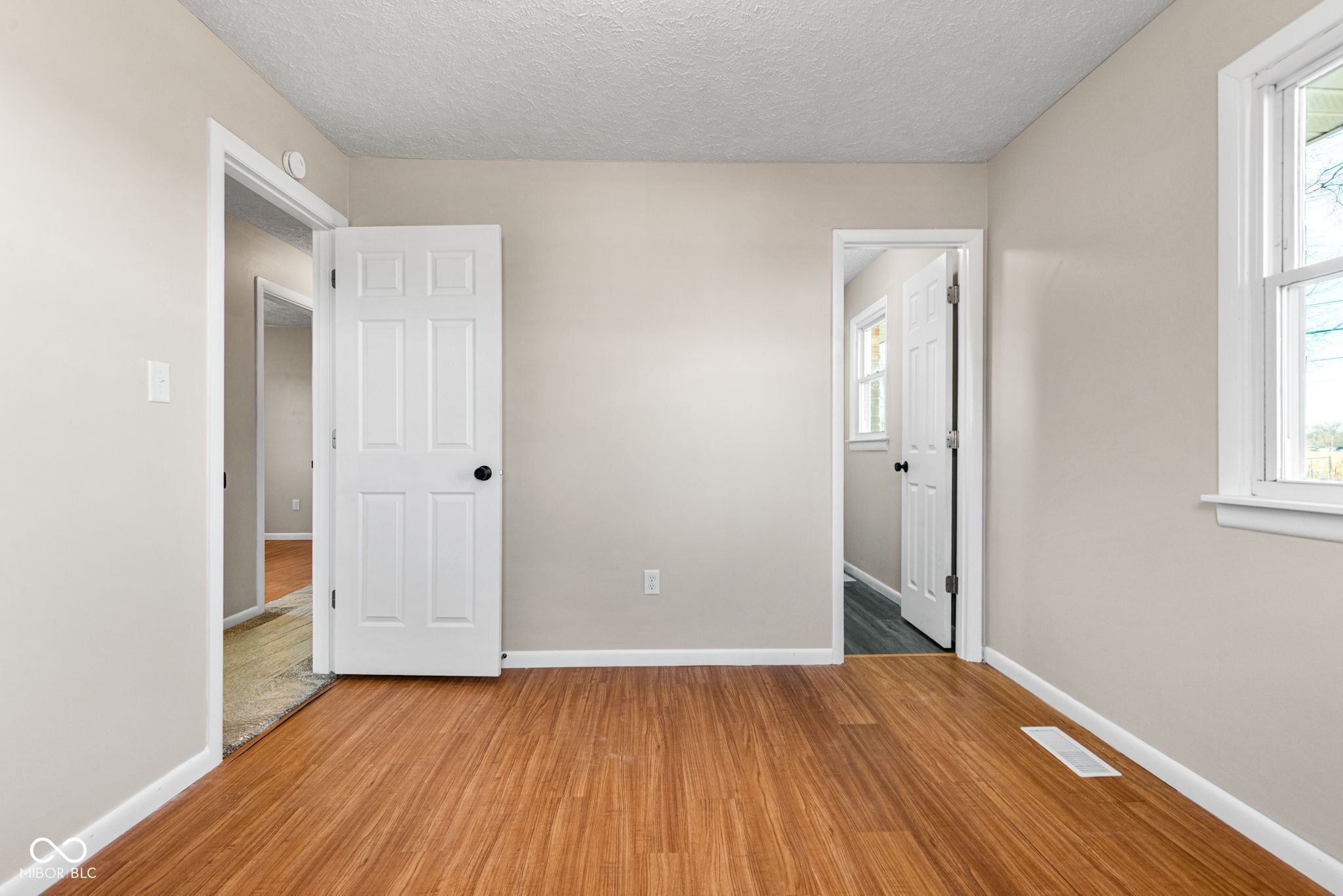 652 North Dellasburg Road Columbus, IN 47203 - Photo 13 of 23