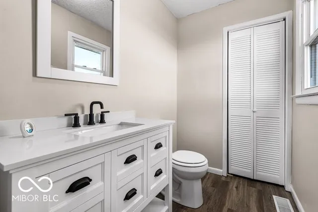 $239,900 | 652 North Dellasburg Road, Columbus, IN 47203