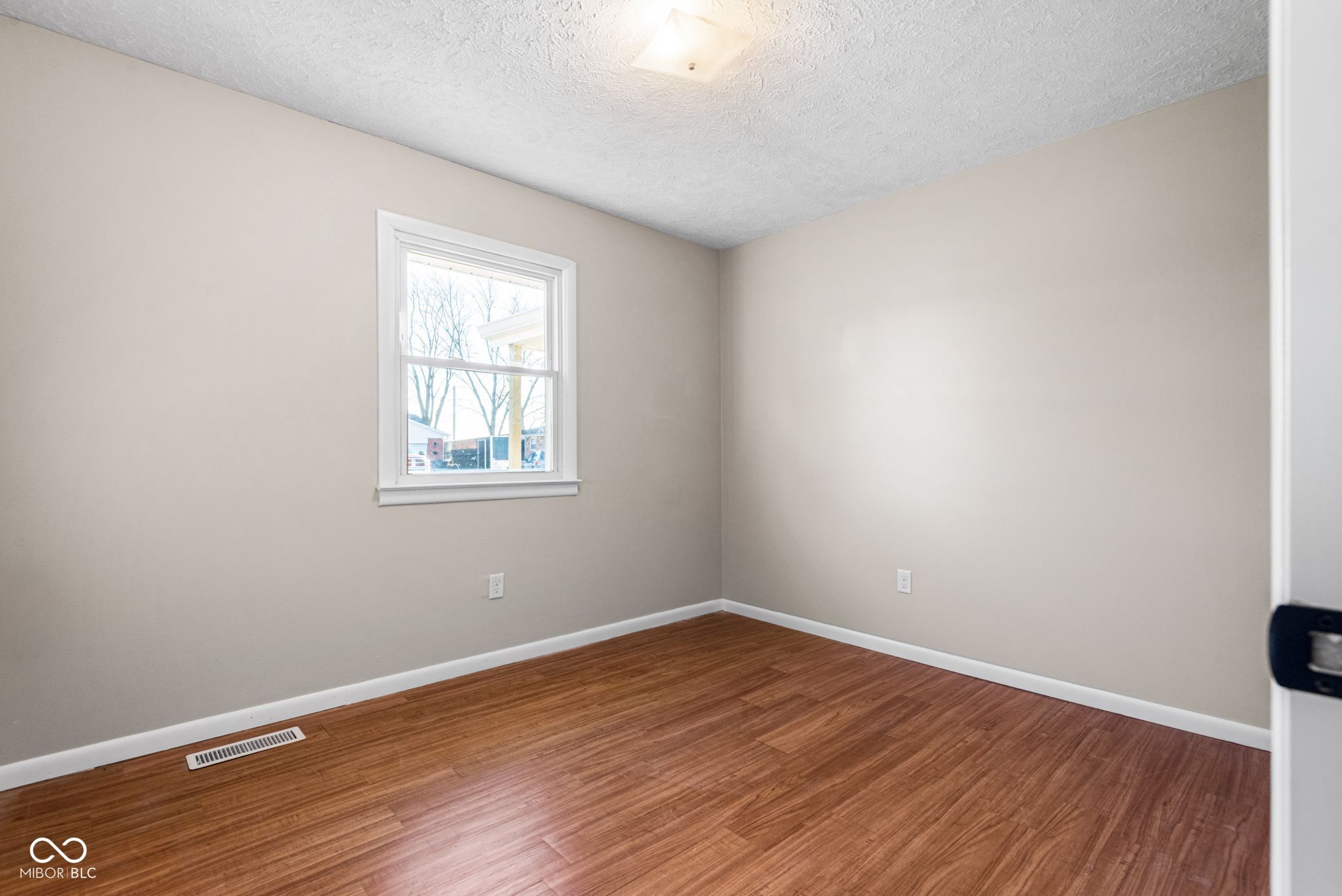 652 North Dellasburg Road Columbus, IN 47203 - Photo 19 of 23