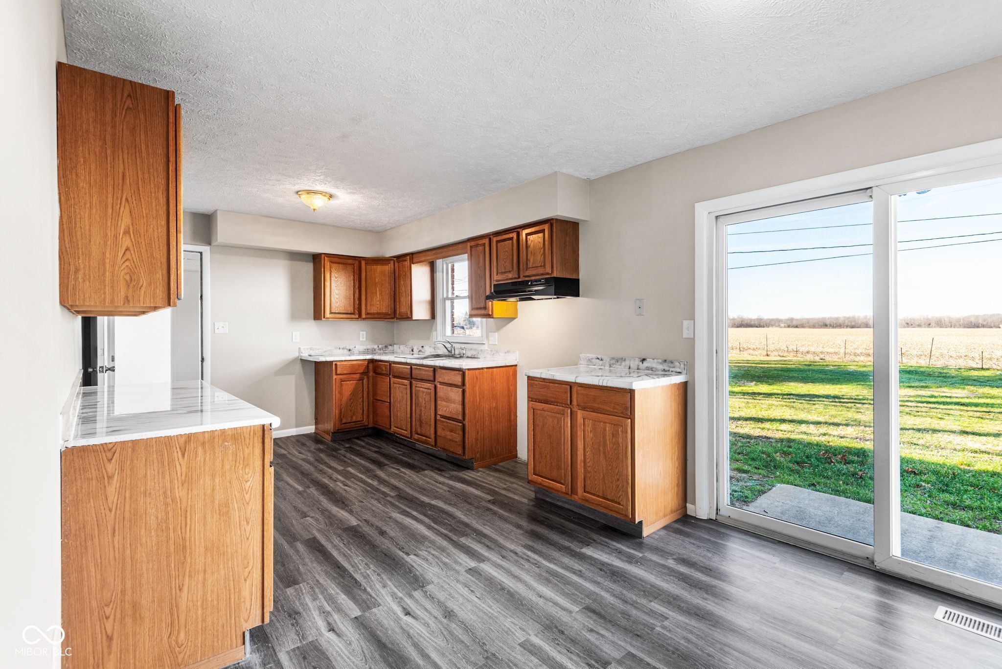 652 North Dellasburg Road Columbus, IN 47203 - Photo 9 of 23