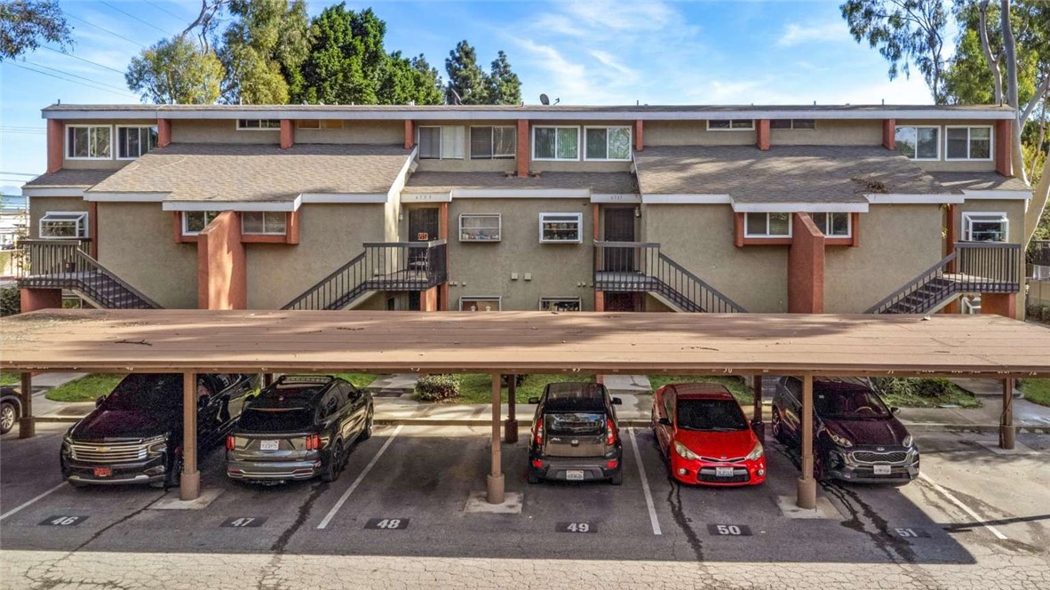 6733 Caro Street, Unit 47 Paramount, CA 90723 - Photo 21 of 25 an aerial view of a house with sitting space