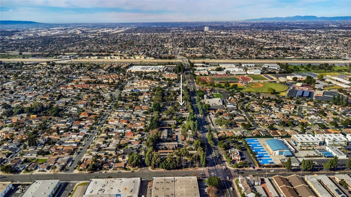 6733 Caro Street, Unit 47 Paramount, CA 90723 - Photo 24 of 25 an aerial view of a city
