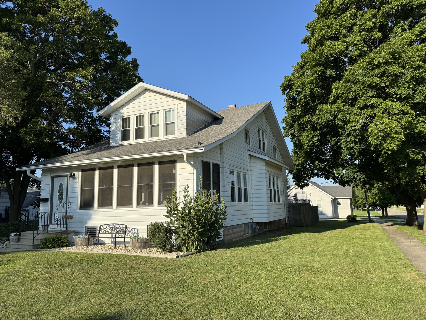 703 North 3rd Street Rochelle, IL 61068 - Photo 3 of 37