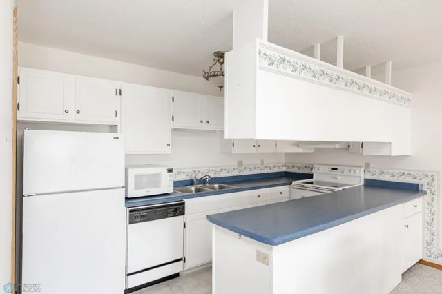 $99,900 | 131 8th Avenue Southeast, Unit 7, Mayville, ND 58257