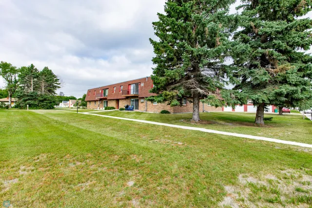 $99,900 | 131 8th Avenue Southeast, Unit 7, Mayville, ND 58257