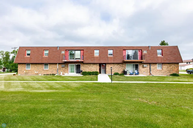 $99,900 | 131 8th Avenue Southeast, Unit 7, Mayville, ND 58257
