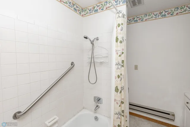 $99,900 | 131 8th Avenue Southeast, Unit 7, Mayville, ND 58257