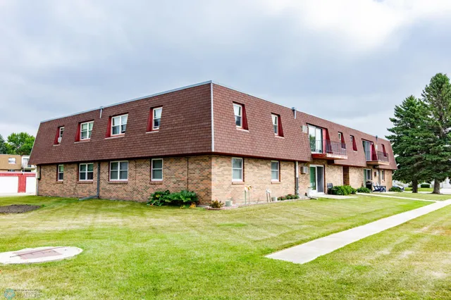 $99,900 | 131 8th Avenue Southeast, Unit 7, Mayville, ND 58257