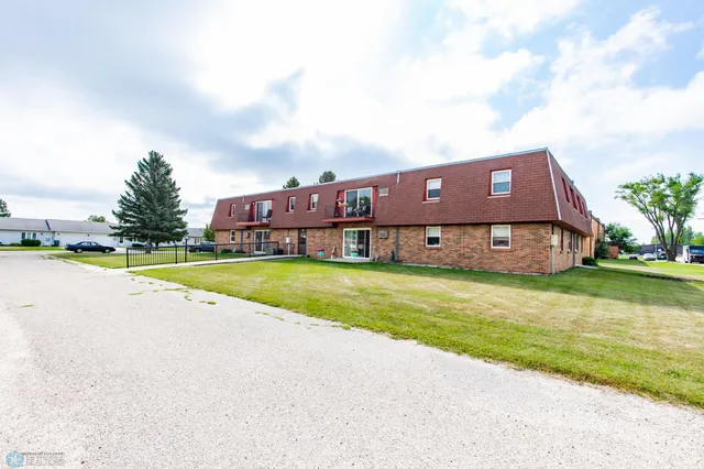 $99,900 | 131 8th Avenue Southeast, Unit 7, Mayville, ND 58257