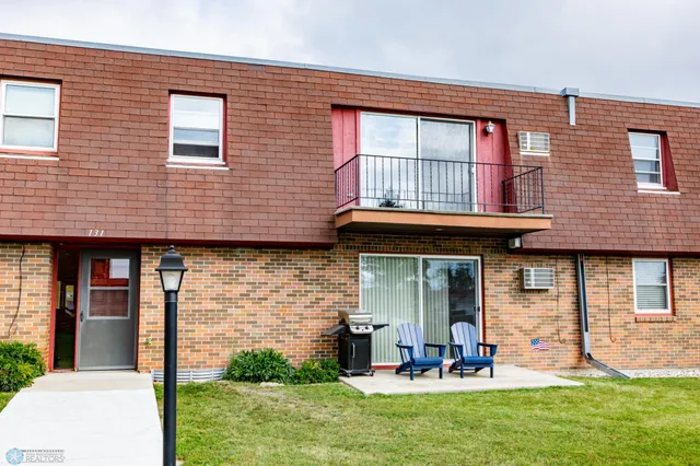 $99,900 | 131 8th Avenue Southeast, Unit 7, Mayville, ND 58257