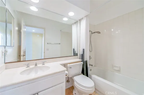 $6,500 | 76 Fairlake, Unit 23, Irvine, CA 92614