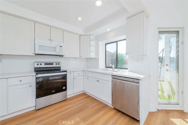 $6,500 | 76 Fairlake, Unit 23, Irvine, CA 92614