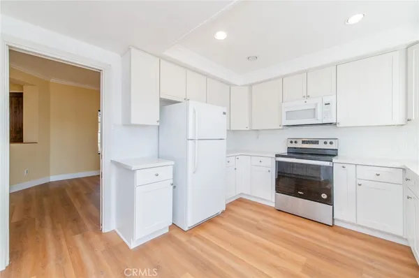 $6,500 | 76 Fairlake, Unit 23, Irvine, CA 92614