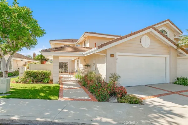 $6,500 | 76 Fairlake, Unit 23, Irvine, CA 92614