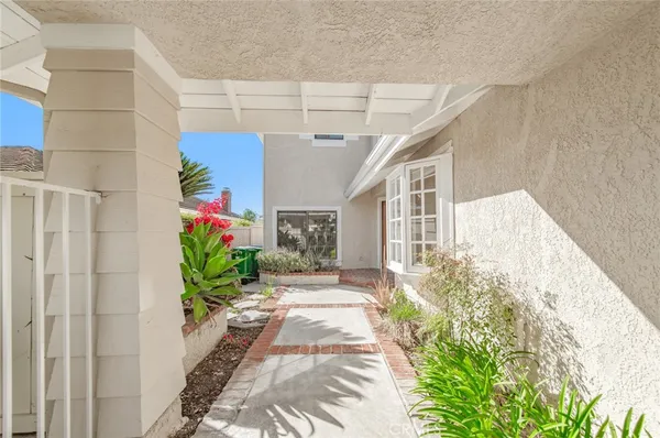 $6,500 | 76 Fairlake, Unit 23, Irvine, CA 92614