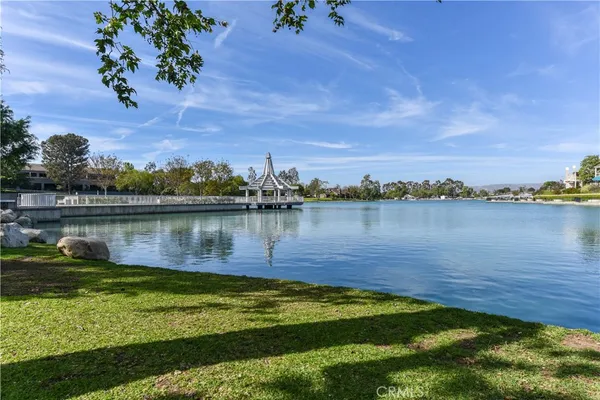 $6,500 | 76 Fairlake, Unit 23, Irvine, CA 92614