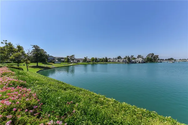 $6,500 | 76 Fairlake, Unit 23, Irvine, CA 92614