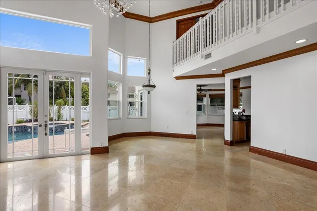 a view of an entryway with a livingroom