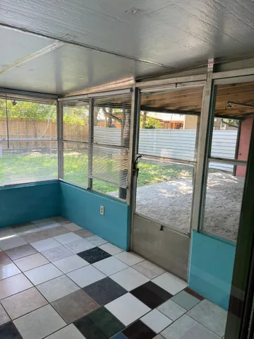 $1,900 | 9314 Valley Streme, Houston, TX 77037